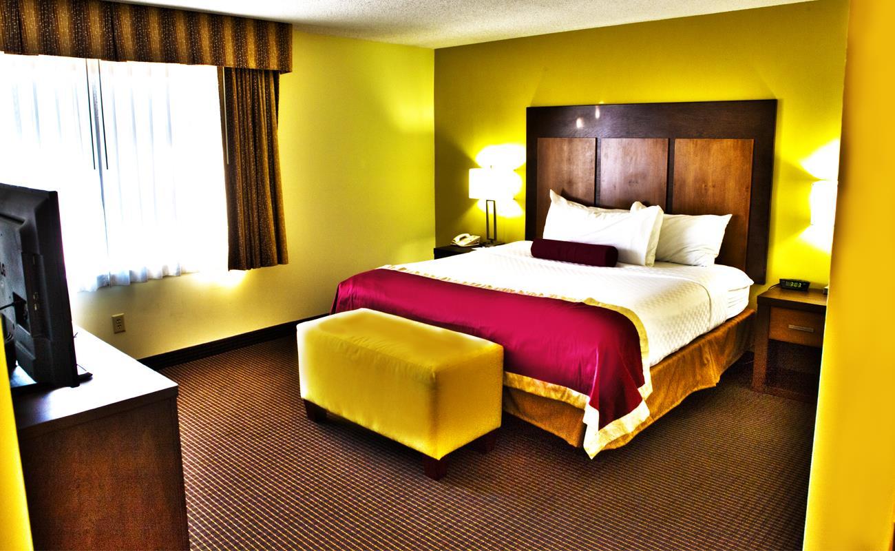 White Pine Inn & Suites Holland Exterior photo
