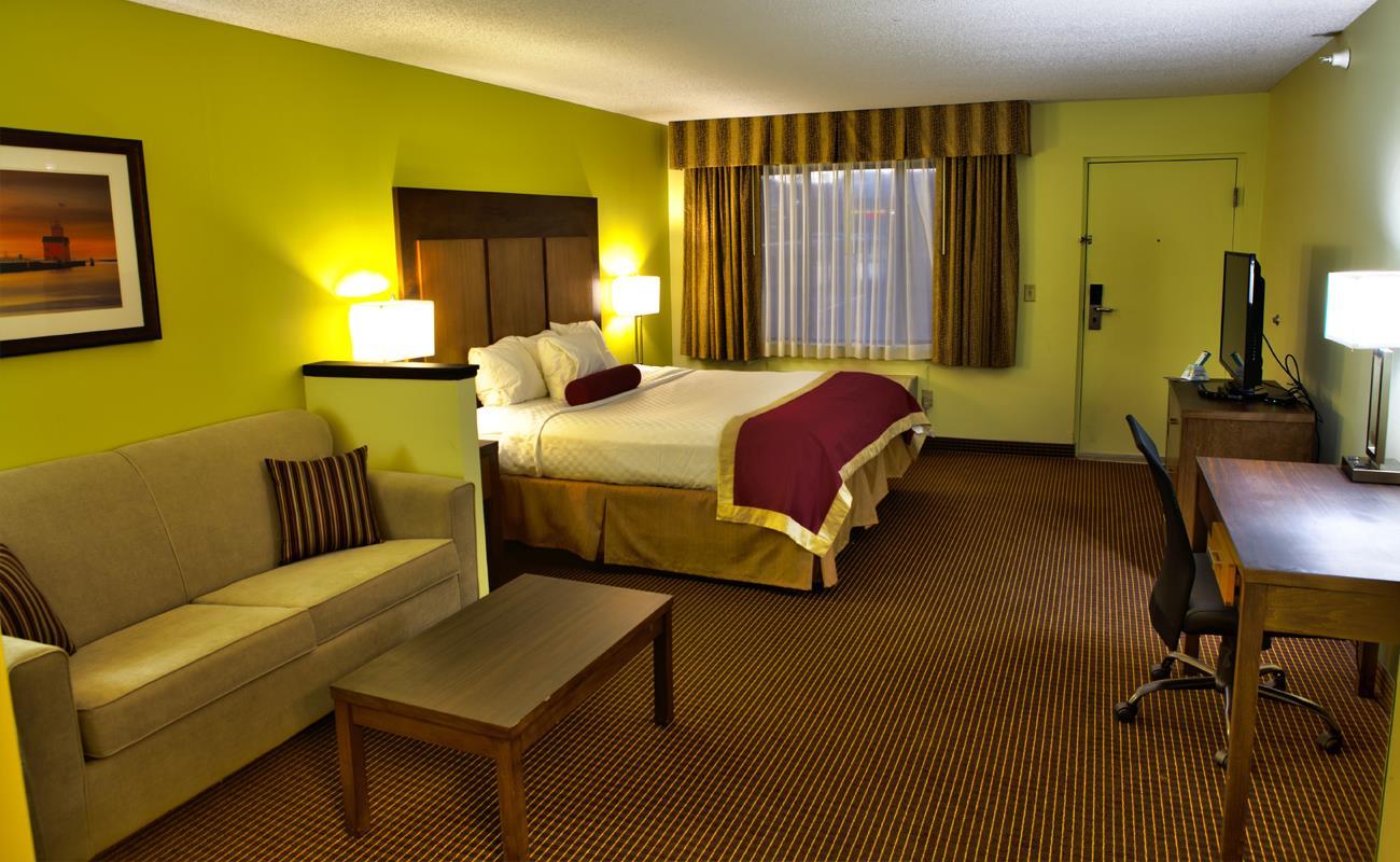 White Pine Inn & Suites Holland Exterior photo